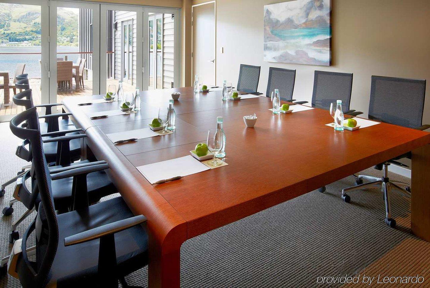 Doubletree By Hilton Queenstown Hotel 4*